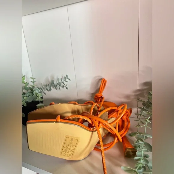 Orange strap heel size 9 us (no box) - Picture 3 of 4